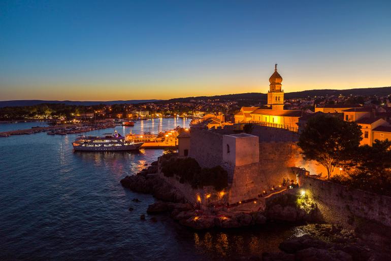 Insel Krk bei Nacht