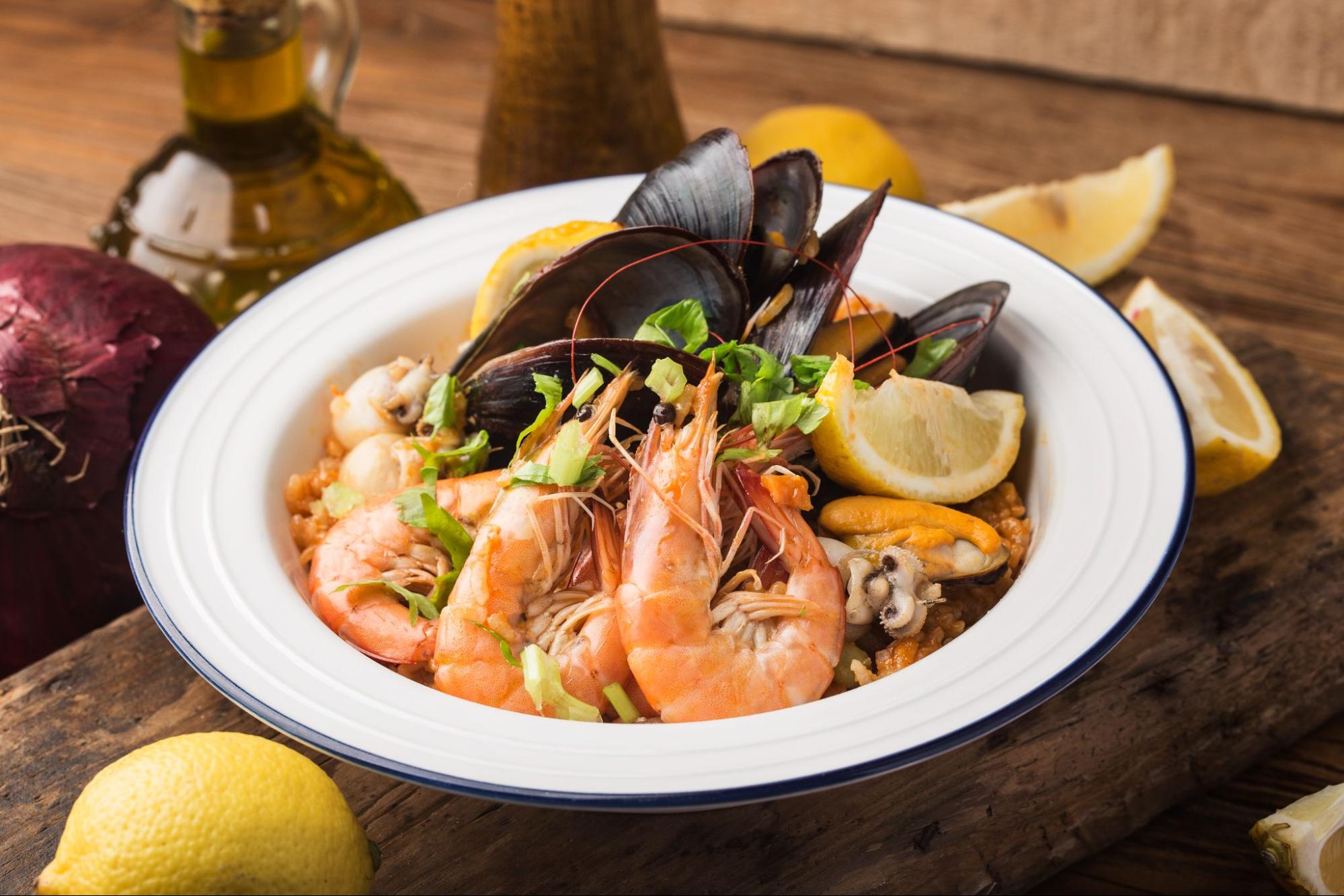 Shrimps and seafood specialties served on a plate